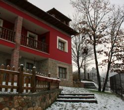 Apartamentos Rurales El Picoretu