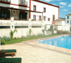 Hotel Posada De Valdezufre***