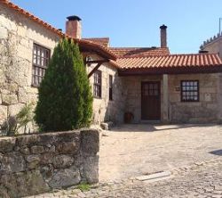 Casa Da Lagaria / Casa Da Calada