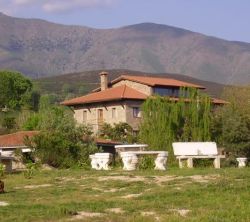 Ropino - Casa Rural - Hotel En Candeleda - El Raso