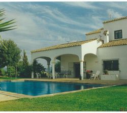 Cortijo Sierra Y Lago