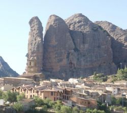 Casa Mallos De Agero