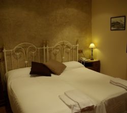 Apartamentos Antigua Escuela de Alesga